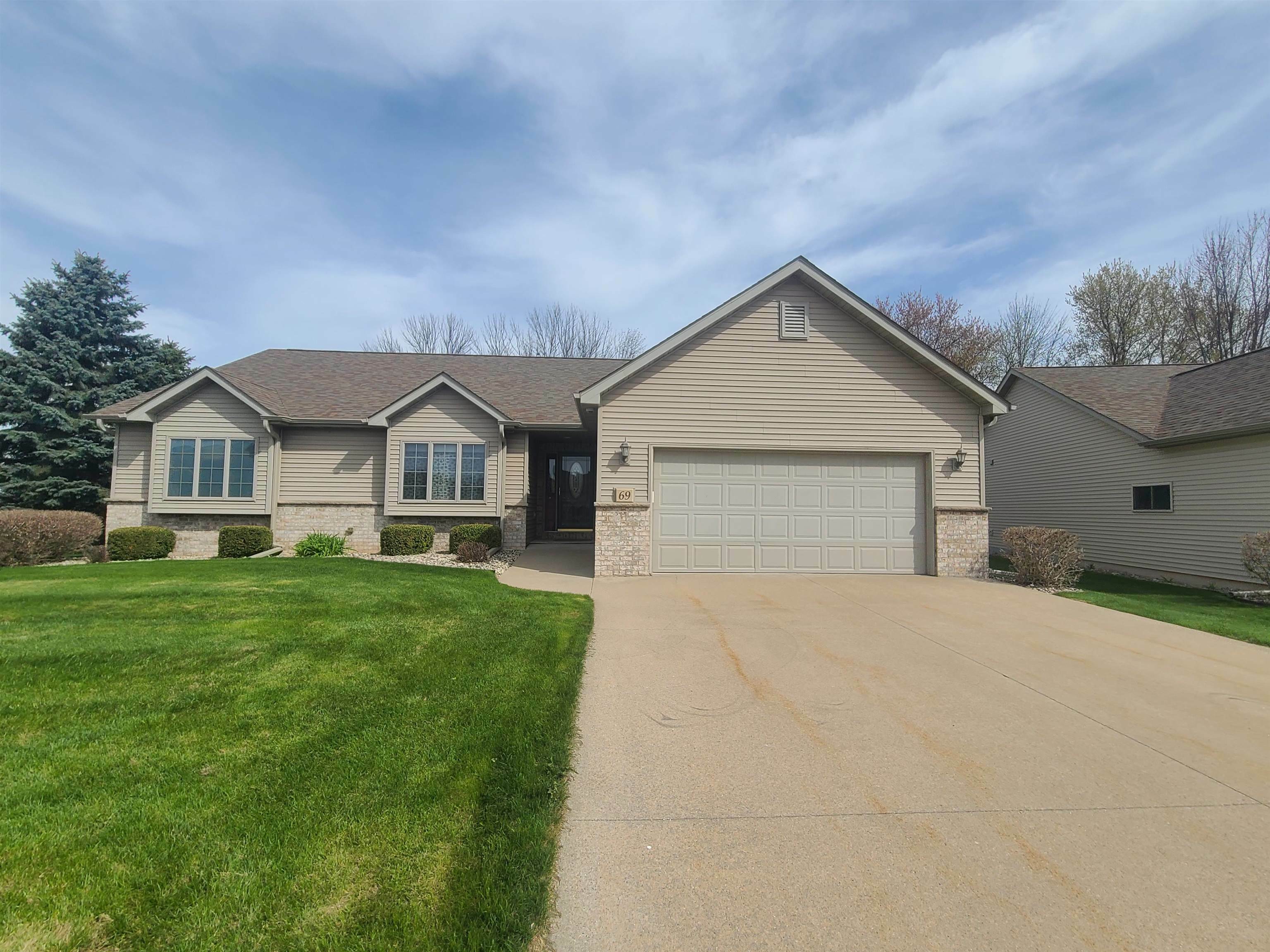 Property Photo: 69 Penbrook Circle WI 54913-6857