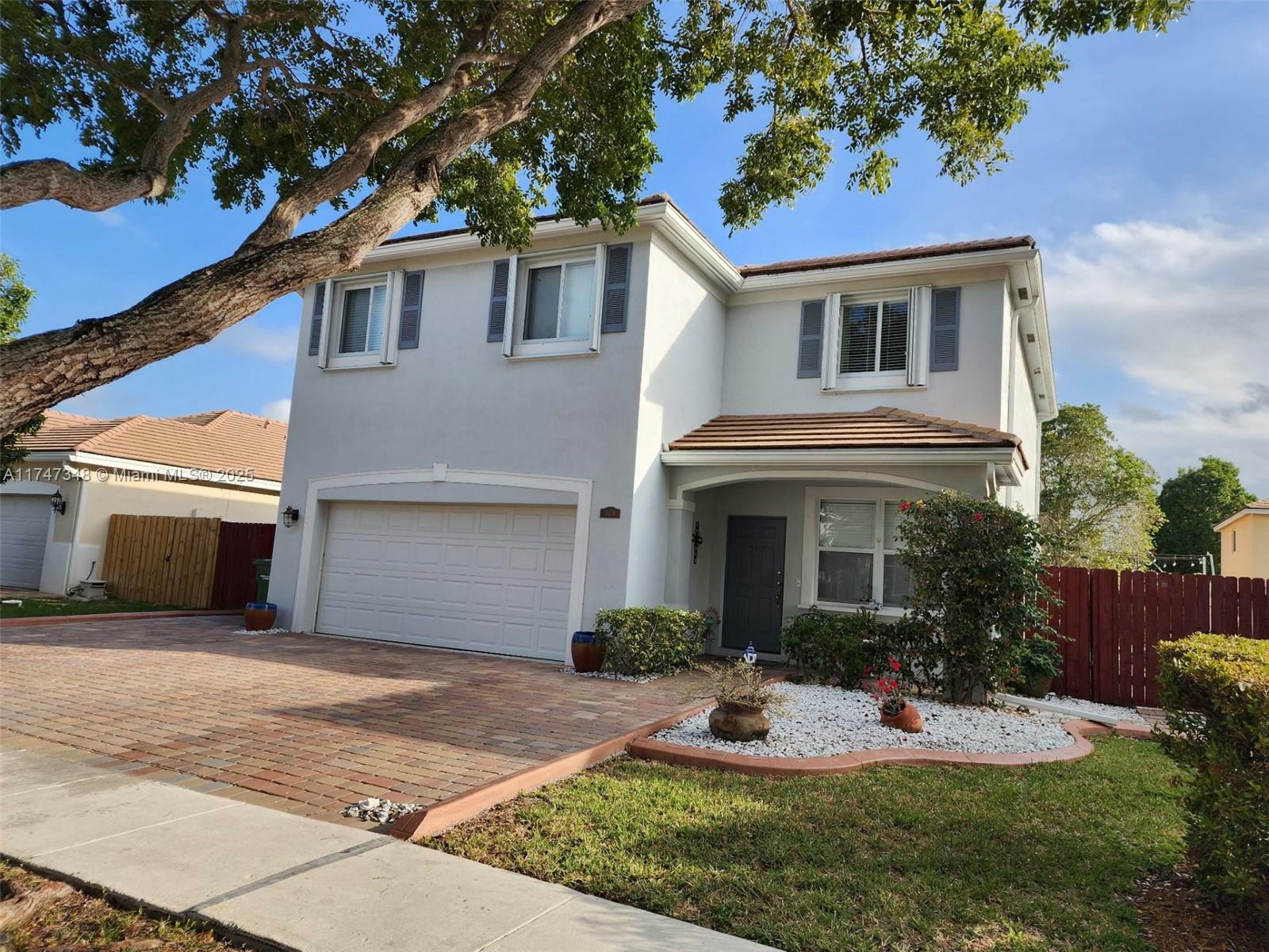 Property Photo: 3076 SE 4th Ct FL 33033