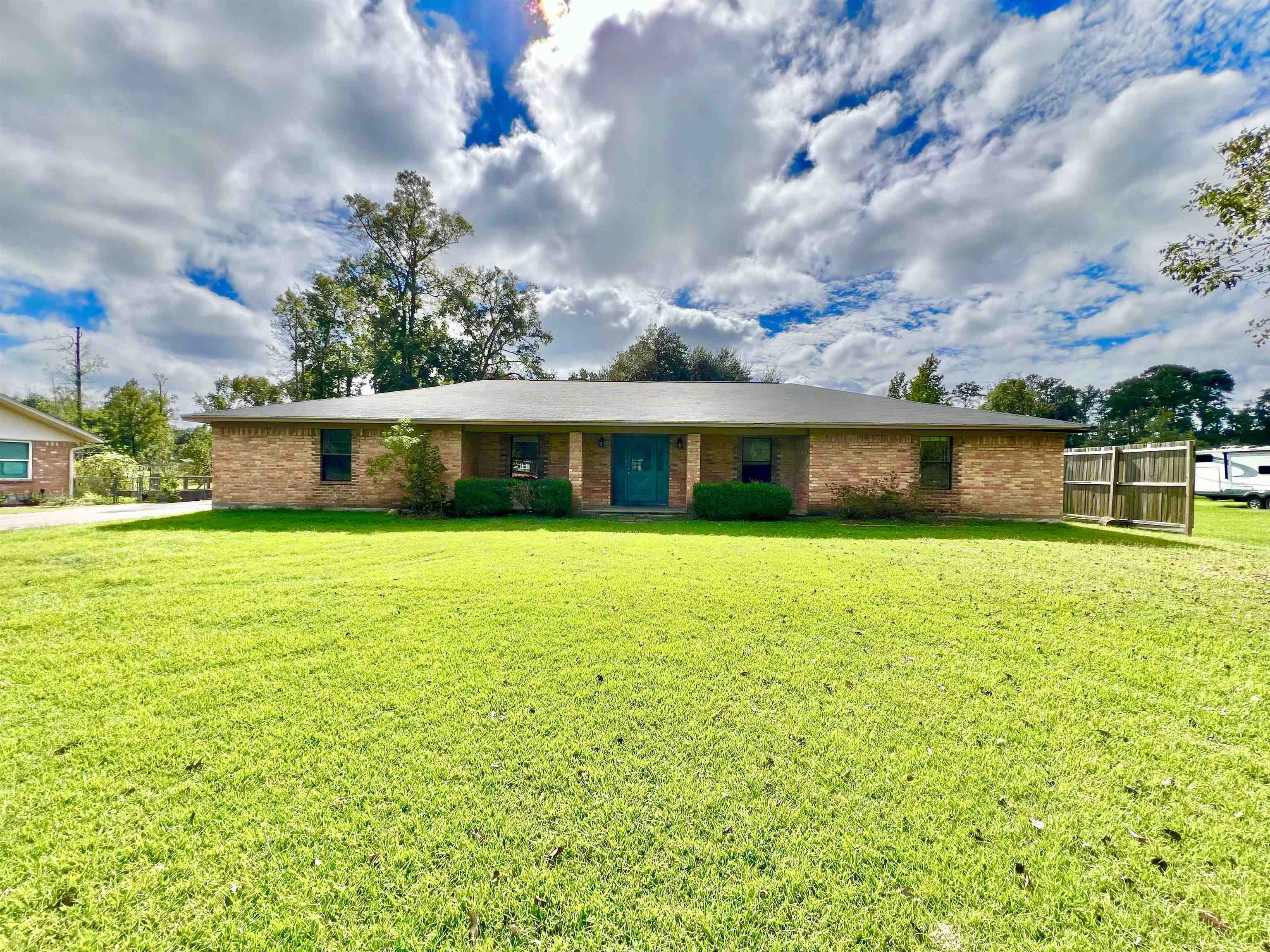 219 Pinemont  Pinewood Estates TX 77659 photo