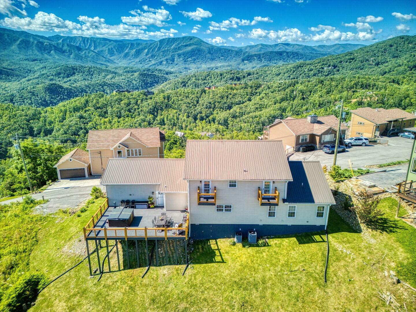 Property Photo: 810 Oakley Way TN 37738
