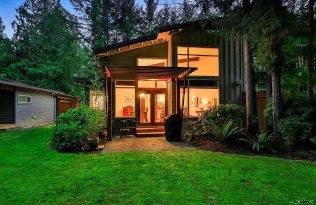 Property Photo: 1059 Tanglewood Pl 53 BC V9P 2E4