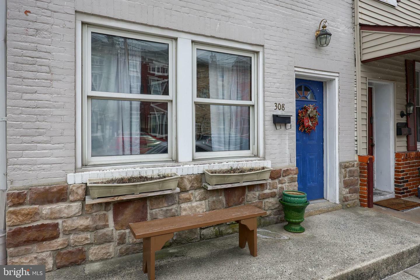 Property Photo:  308 Cherry Street  PA 17512 