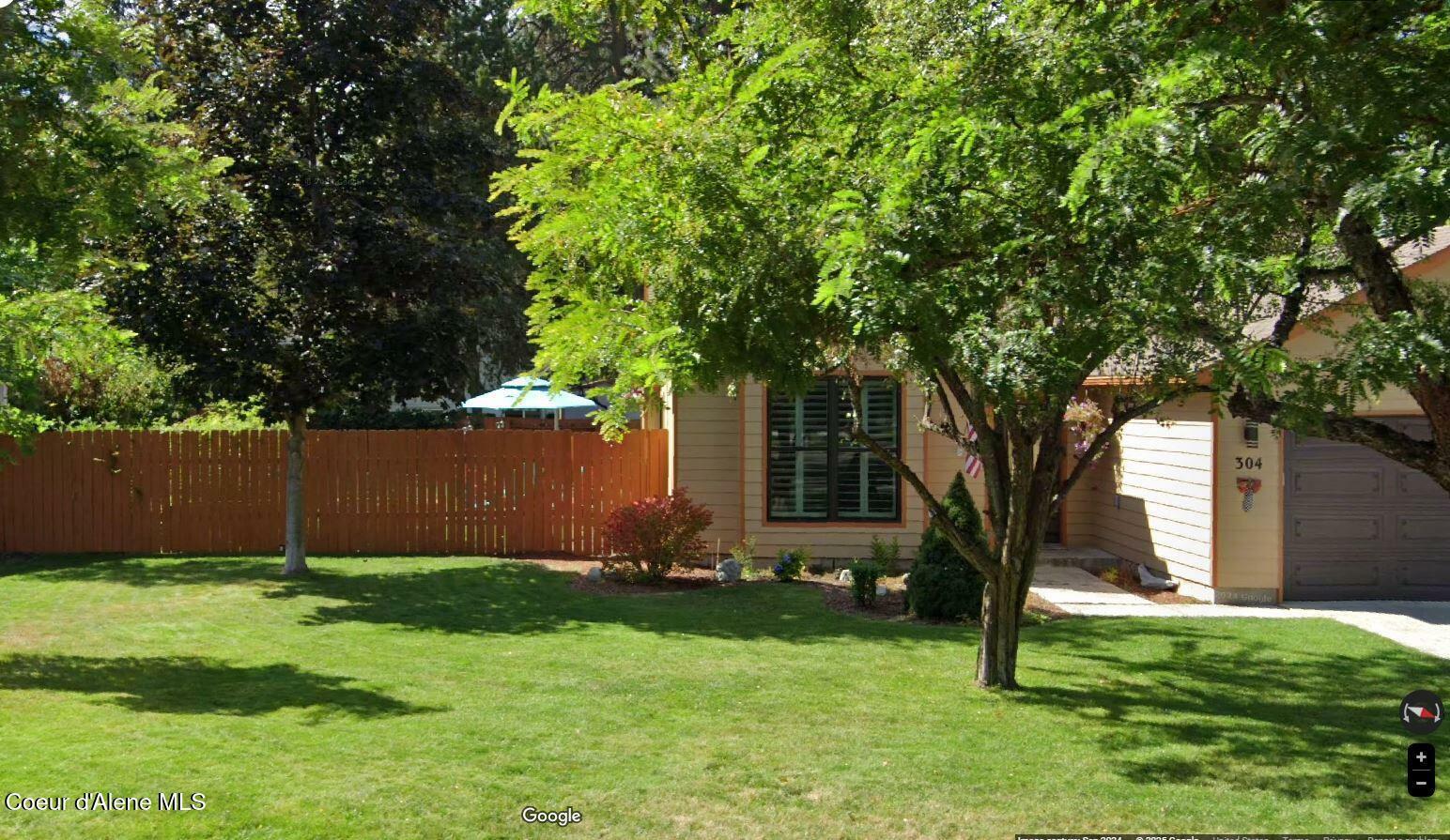 Property Photo:  304 S Riverside Harbor Dr  ID 83854 