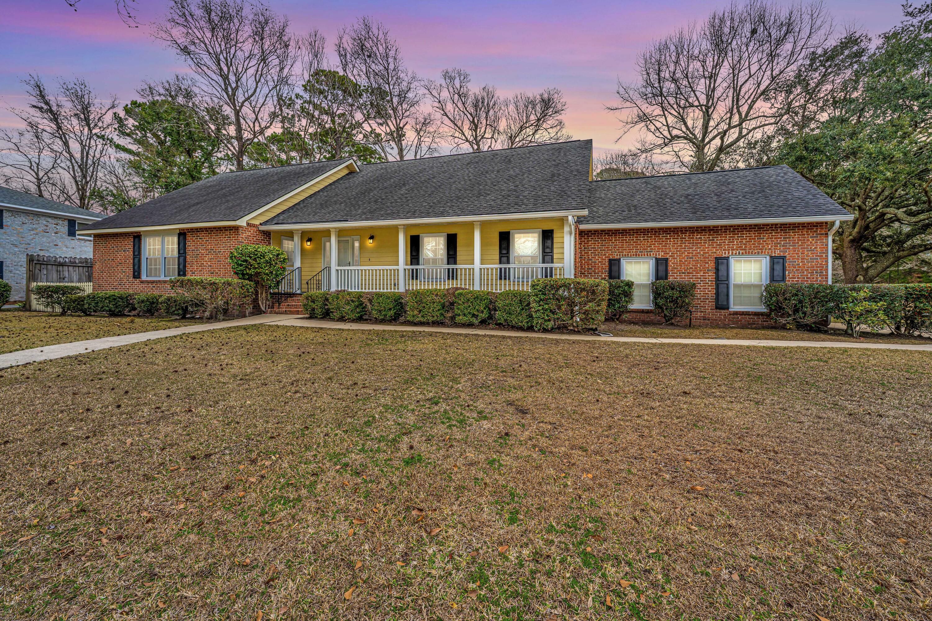 Property Photo:  476 E Wimbledon Drive  SC 29412 