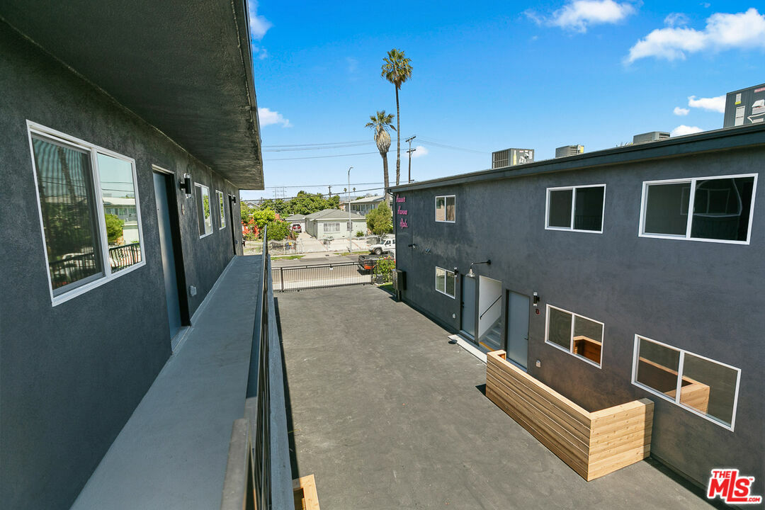 Property Photo:  2922   Hauser Blvd 2  CA 90016 