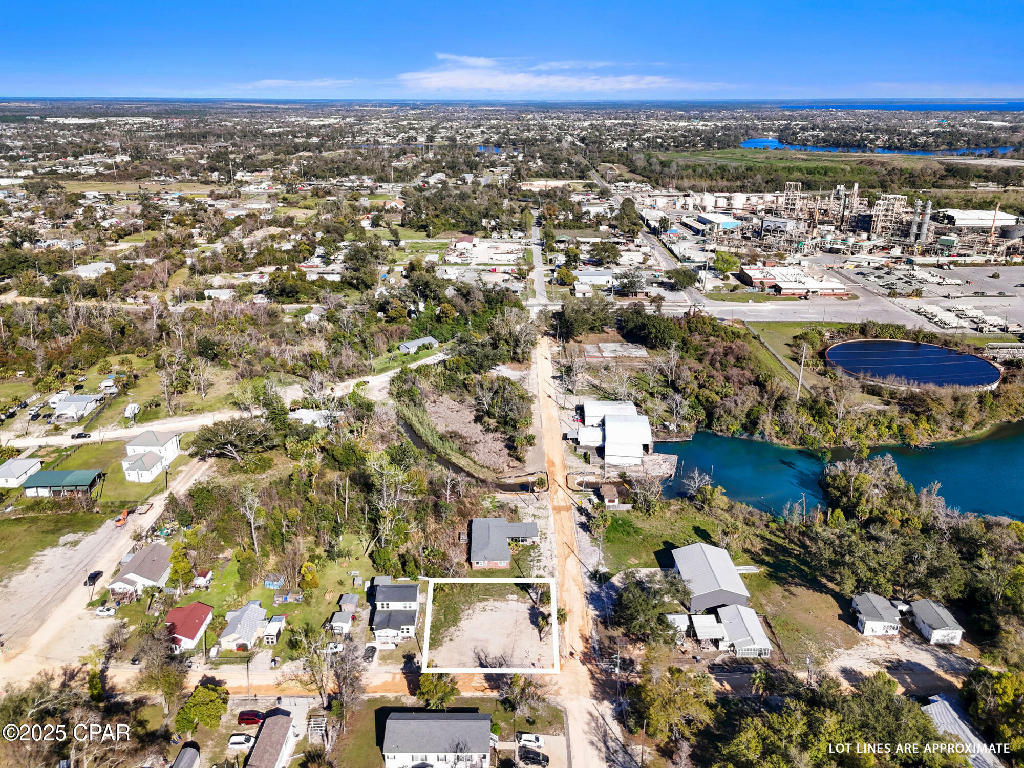 Property Photo: 2801 E 1st Court FL 32401