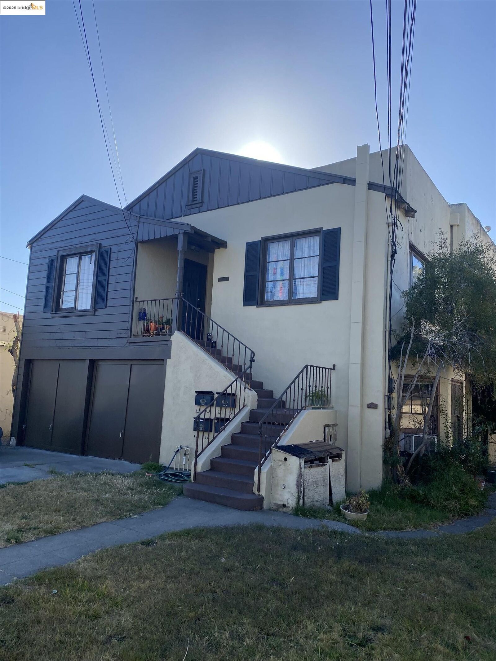 Property Photo:  1100 Park Ave  CA 94501 