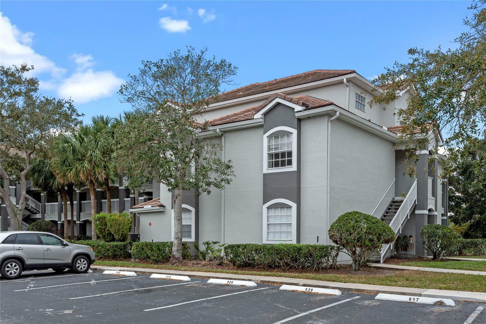 Property Photo:  13929 Fairway Island Drive 813  FL 32837 