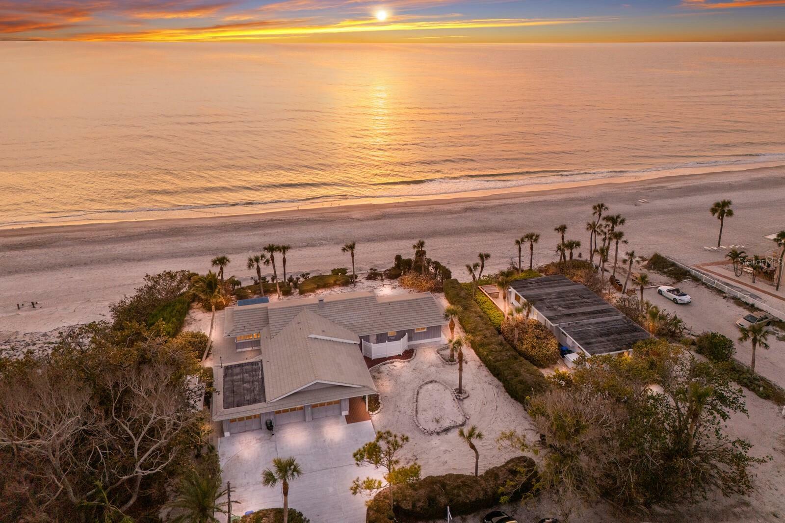 Property Photo: 3341 Gulf Of Mexico Drive FL 34228