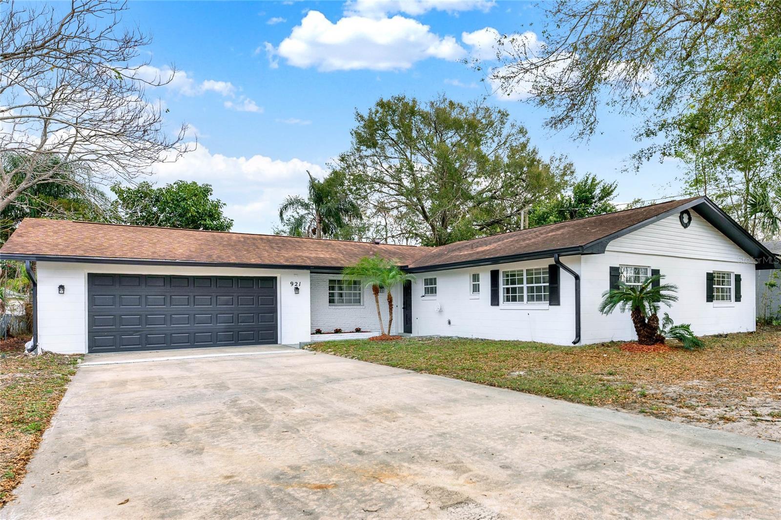 Property Photo:  921 W Lake Brantley Road  FL 32714 
