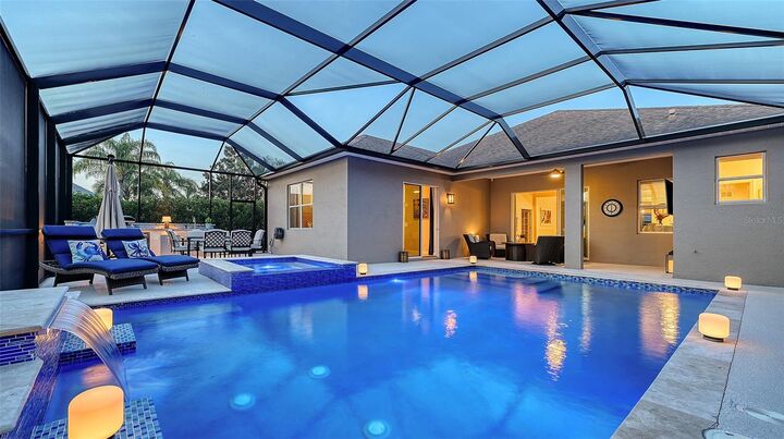 Property Photo: 4718 Claremont Park Drive FL 34211