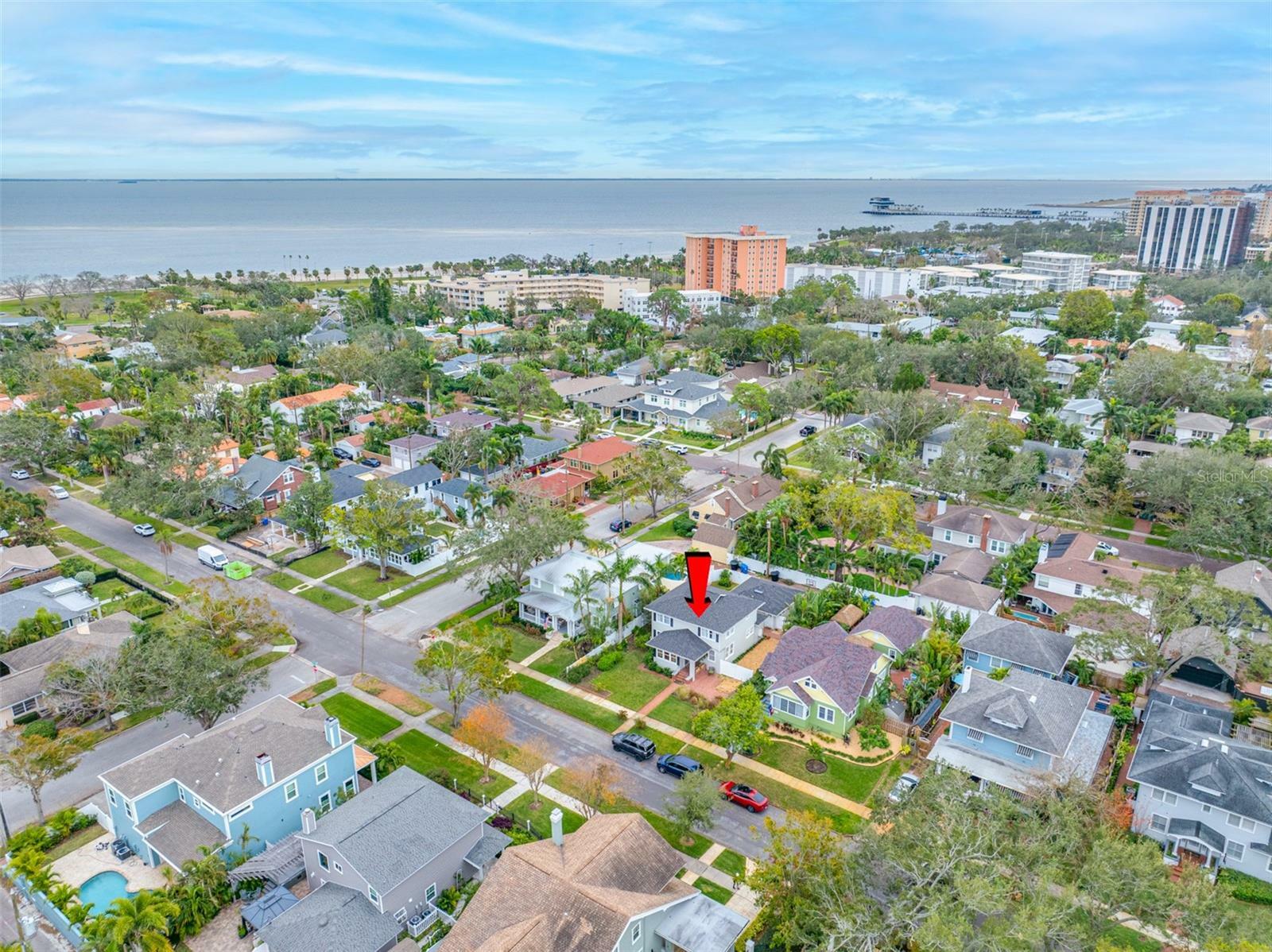 Property Photo: 546 15th Avenue NE FL 33704
