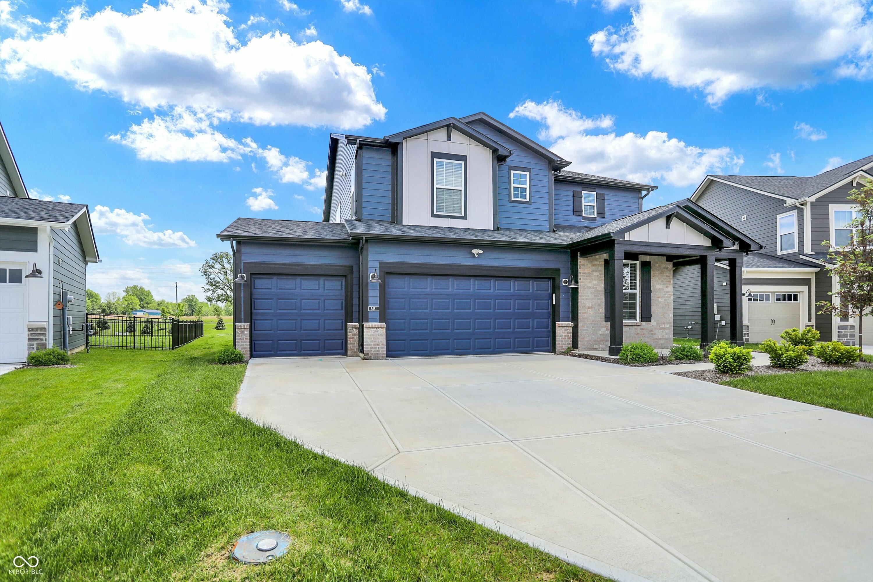 Property Photo: 5461 Oak Knoll Drive IN 46075