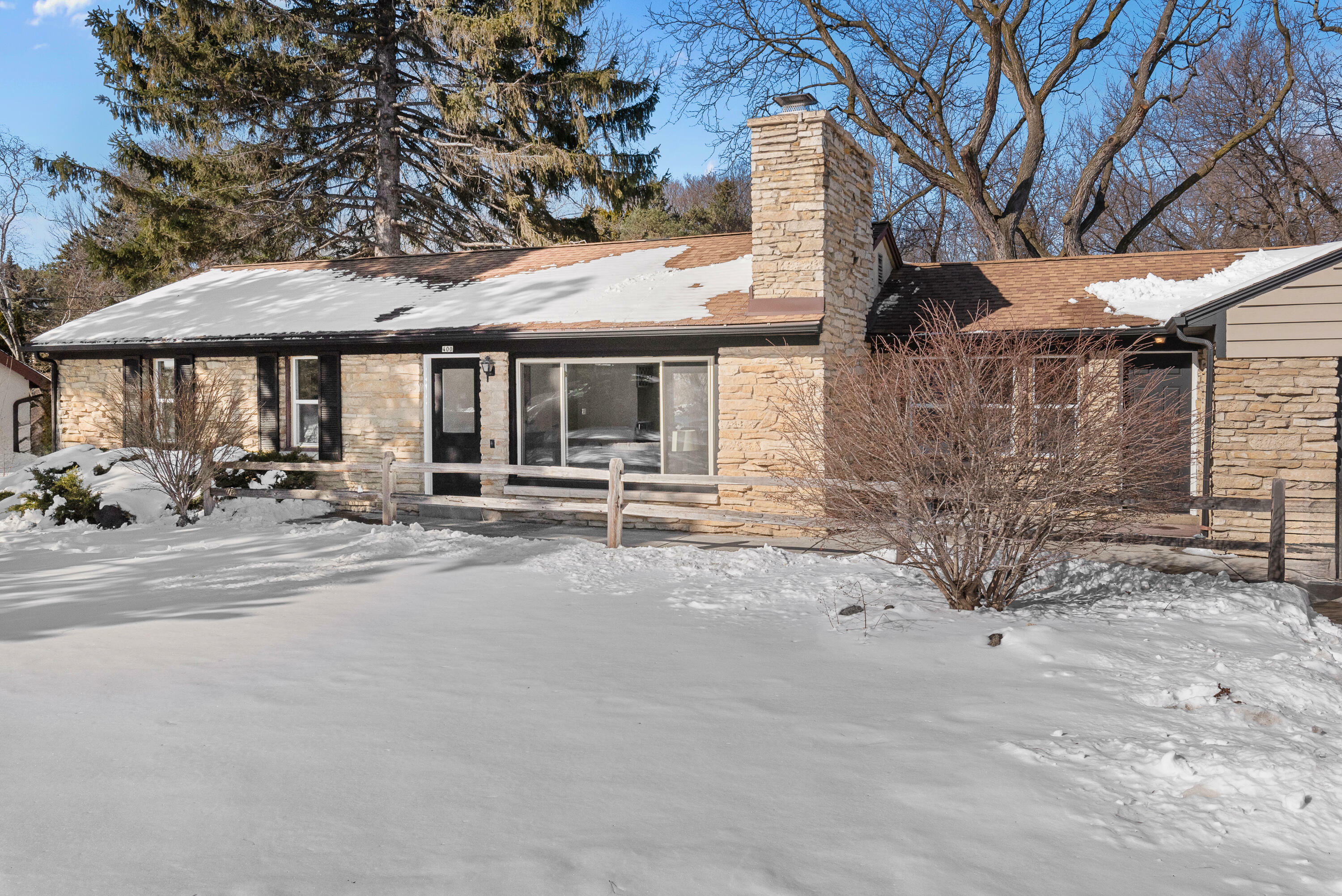 Property Photo:  400 W Montclaire Ave  WI 53217 