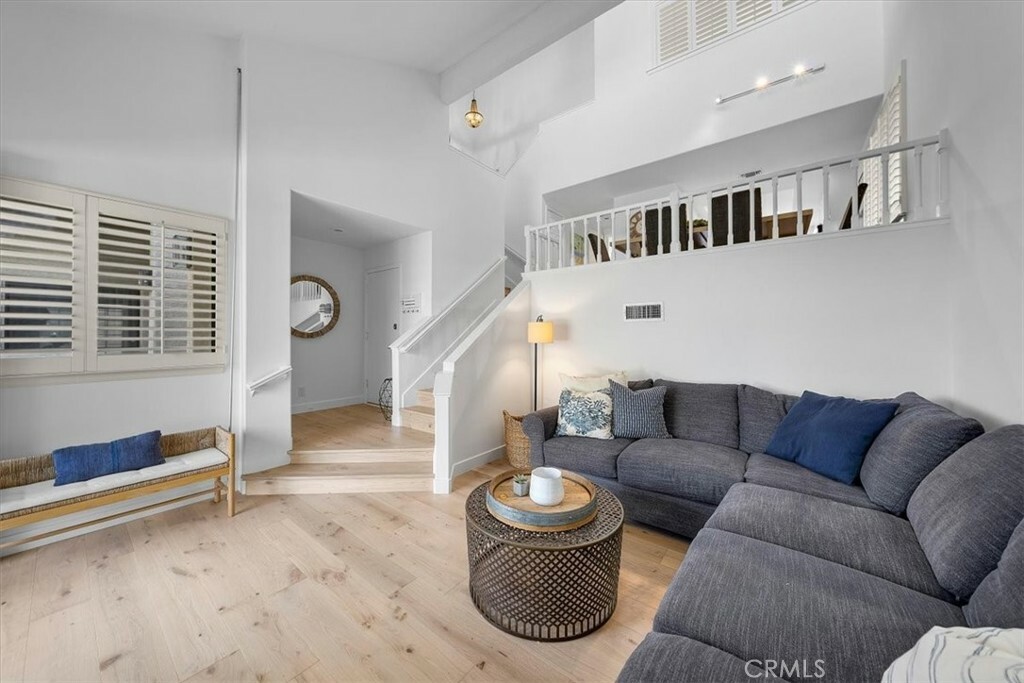 Property Photo: 29 Laguna Court CA 90266