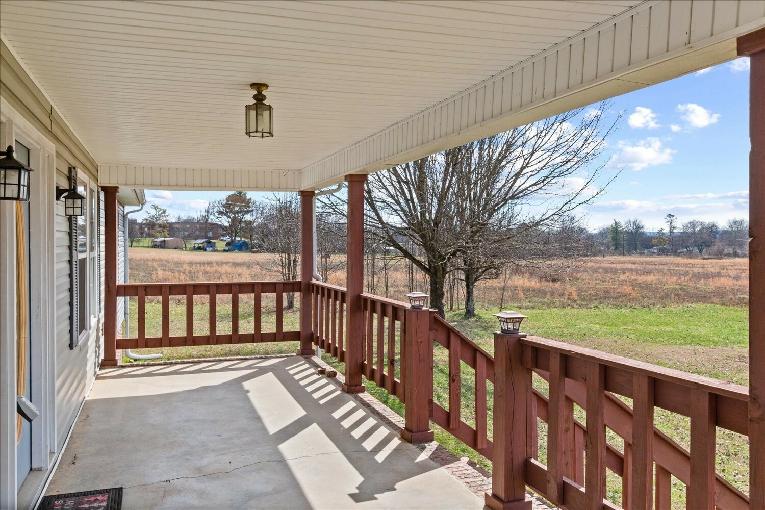 Property Photo: 950 Market St TN 38477