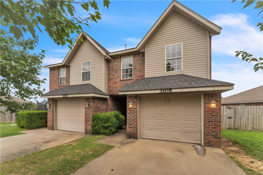 Property Photo: 3108 & 3110 S B Street AR 72758