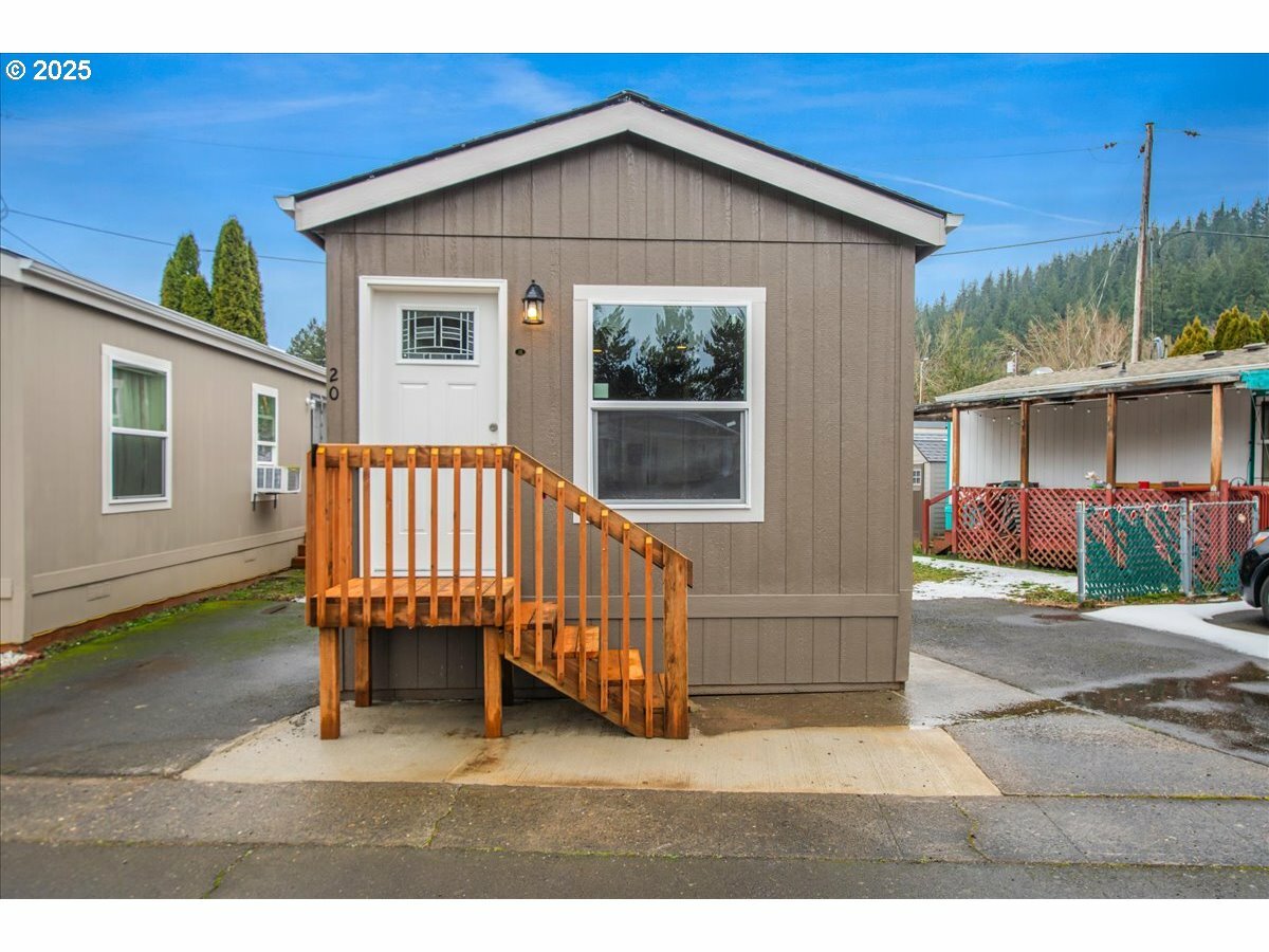 Property Photo:  3441 SE 111th Ave 20  OR 97266 