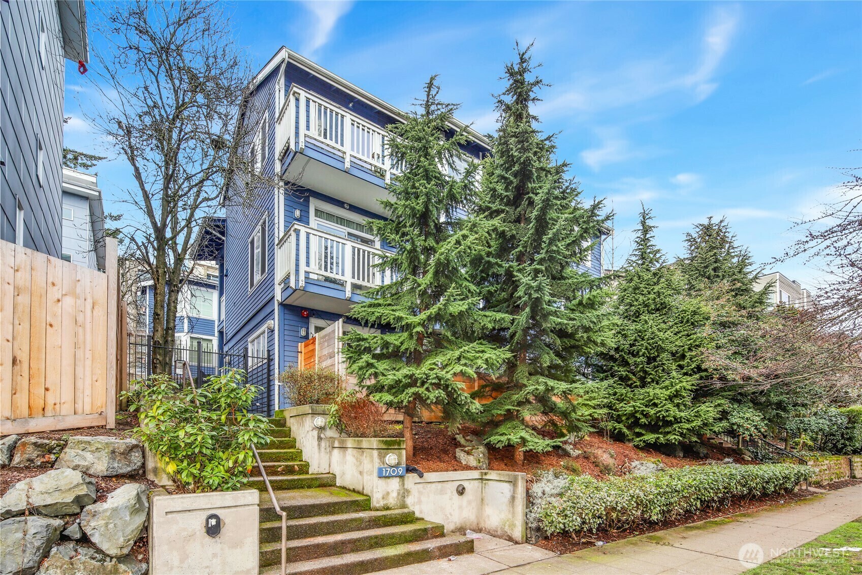 1709  18th Avenue 302  Seattle WA 98122 photo