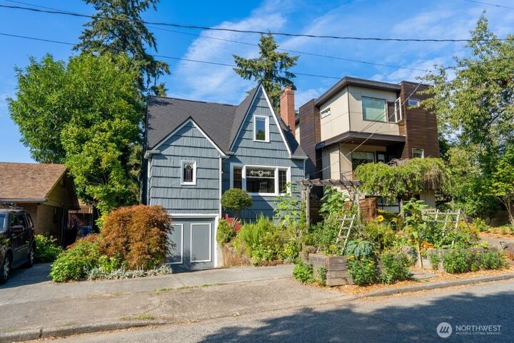 Property Photo:  5008 S Angeline Street  WA 98118 