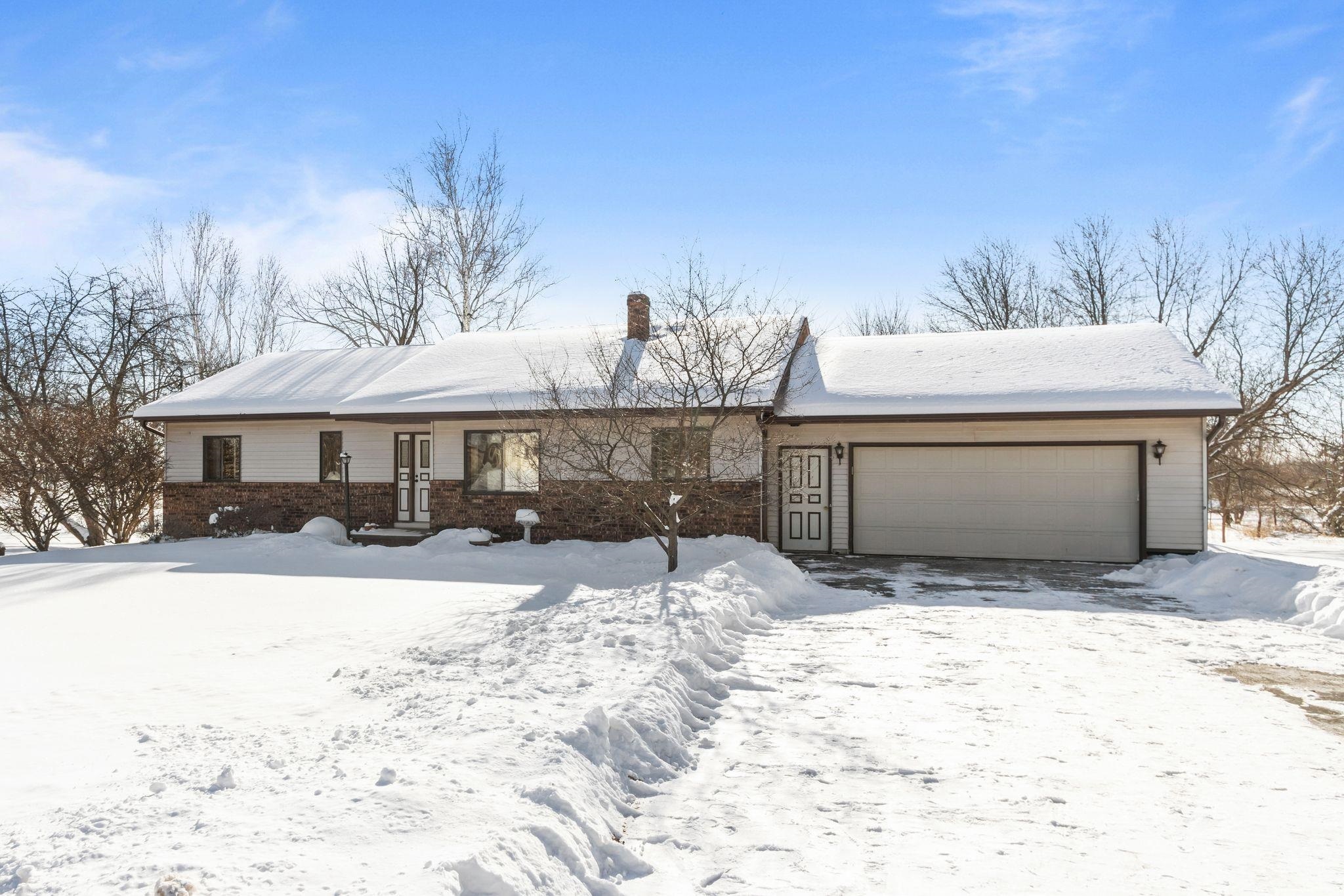 Property Photo:  841 E Apple Creek Road  WI 54913 