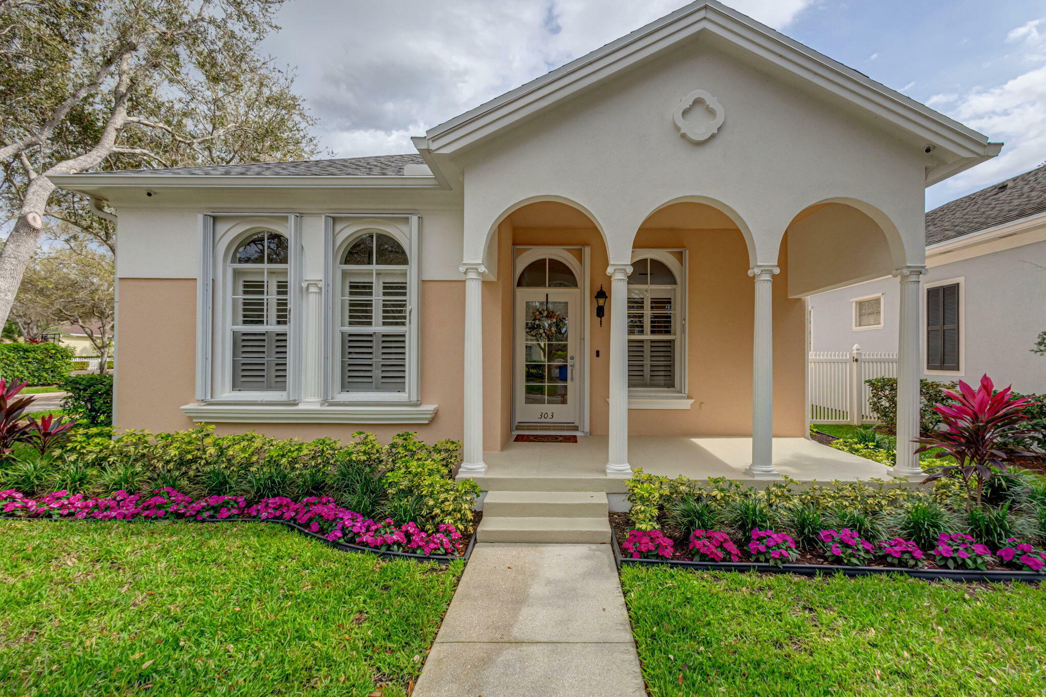 Property Photo:  303 Bougainvillea Drive  FL 33458 