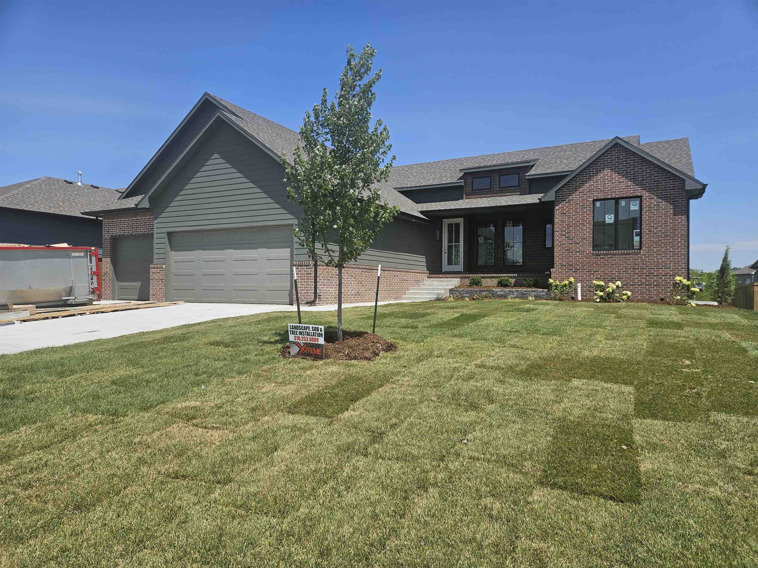 Property Photo:  1206 W Lakeway Ct  KS 67002 