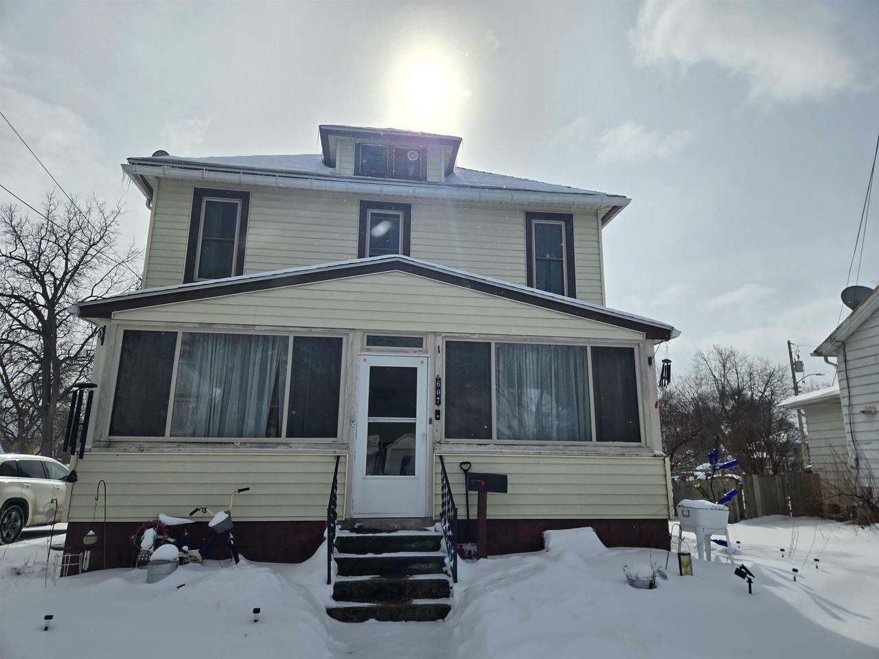 Property Photo: 607 Washington Street WI 53534
