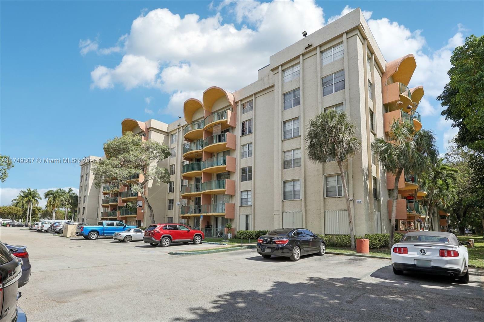 Property Photo:  9360 Fontainebleau Blvd 612  FL 33172 