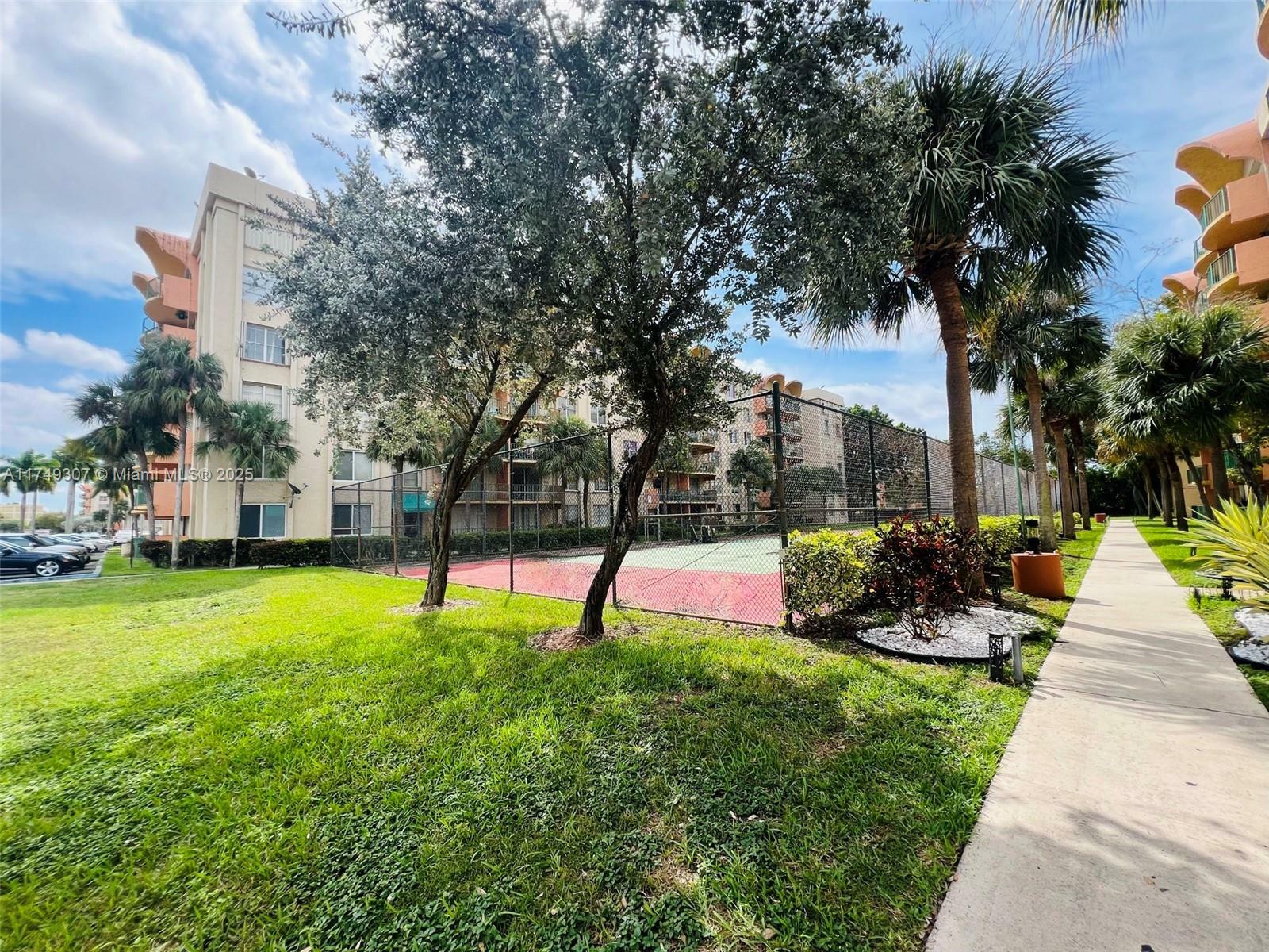 Property Photo:  9360 Fontainebleau Blvd 612  FL 33172 