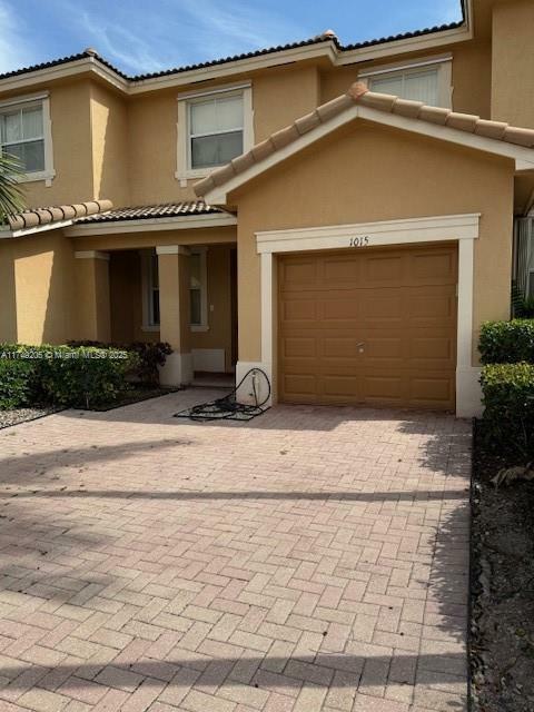 Property Photo:  1015 NE 41st Pl  FL 33033 