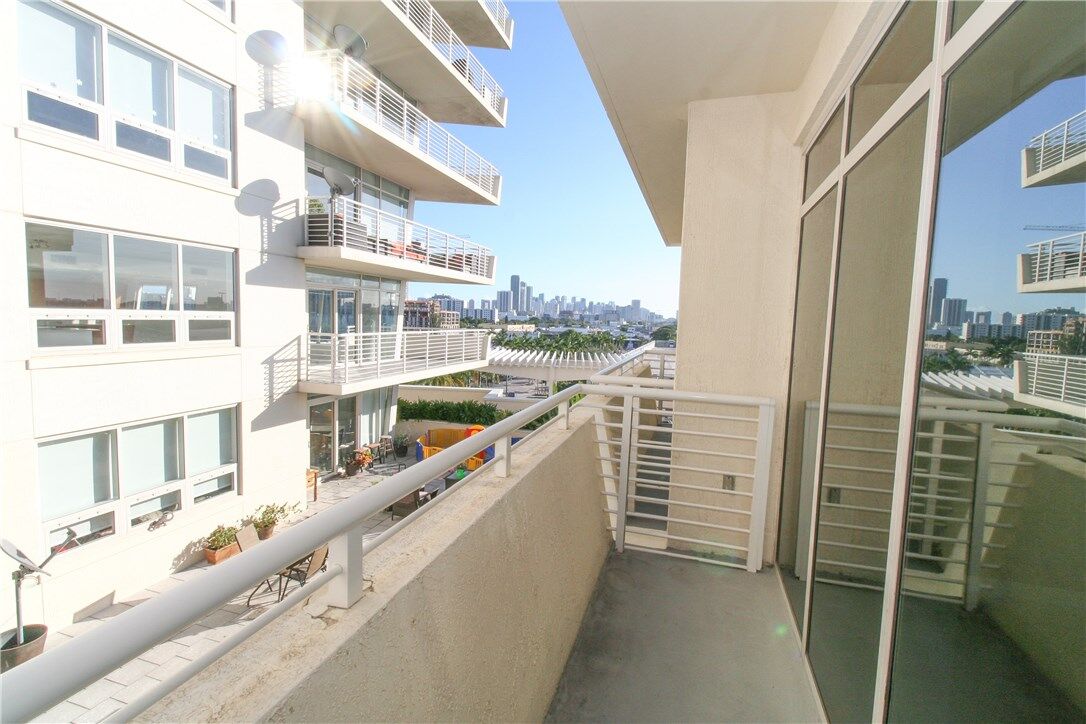 Property Photo: 4950 SW 82nd St FL 33143