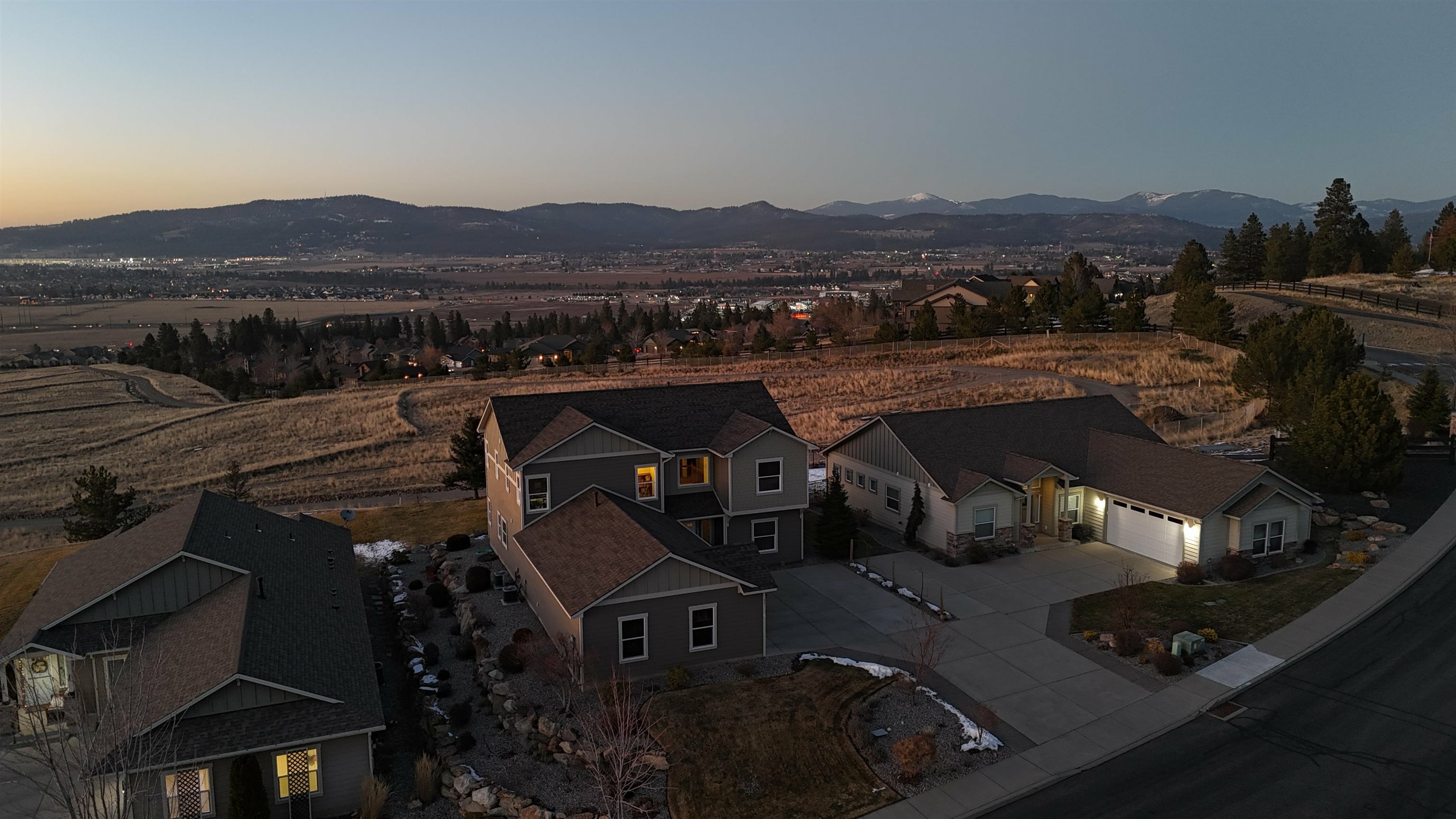 Property Photo: 23 S Legacy Ridge Dr WA 99019