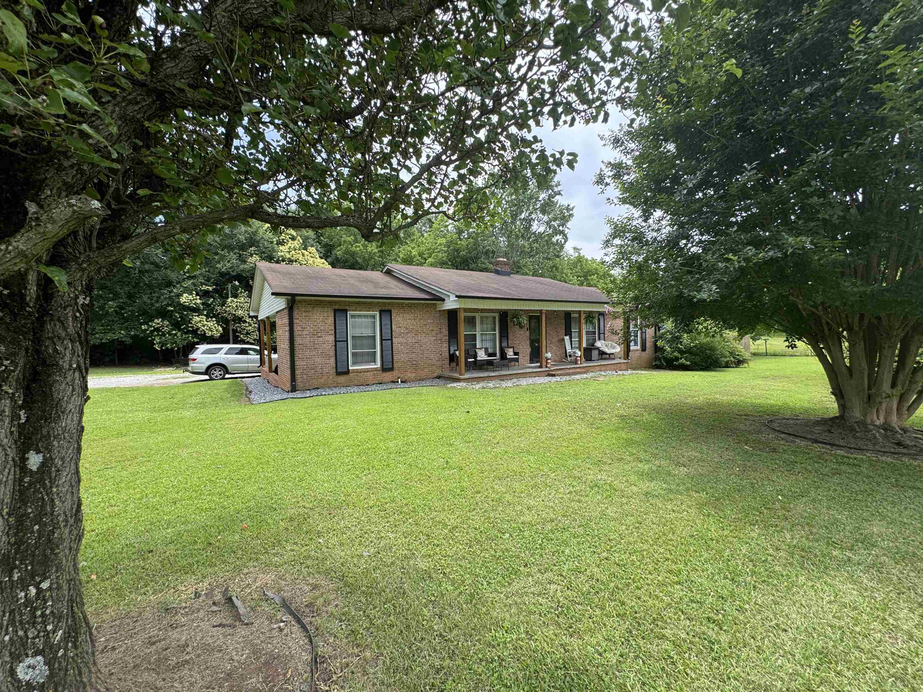 Property Photo: 196 Garvin Lake Road SC 29340