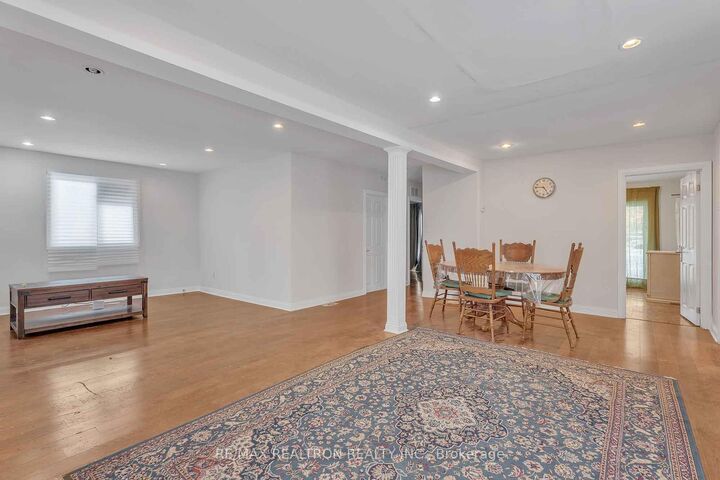 Property Photo:  114 Weldrick Road W  ON L4C 3V1 