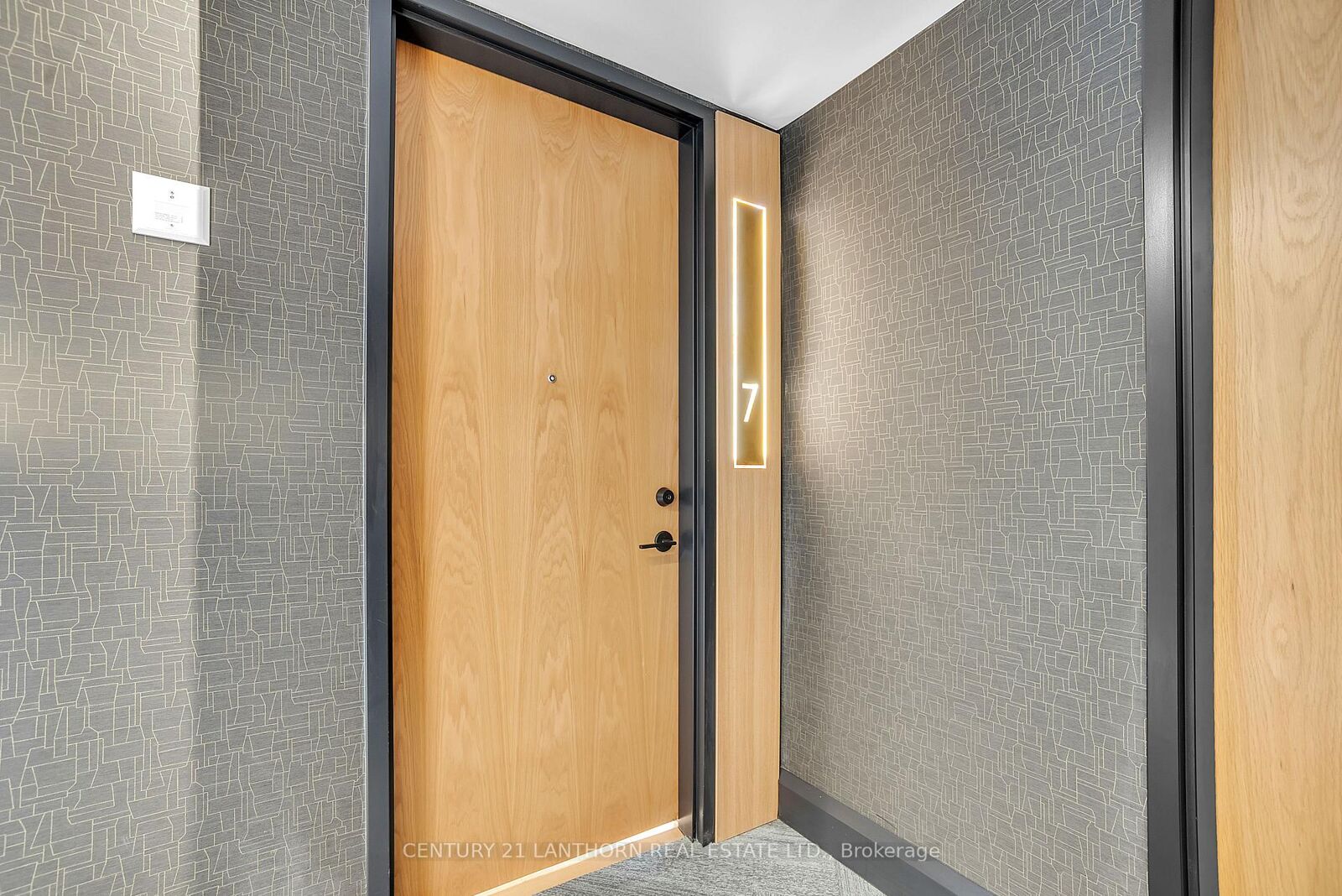 Photo de la propriété:  38 Front Street Unit # 7  ON K8N 4N2 