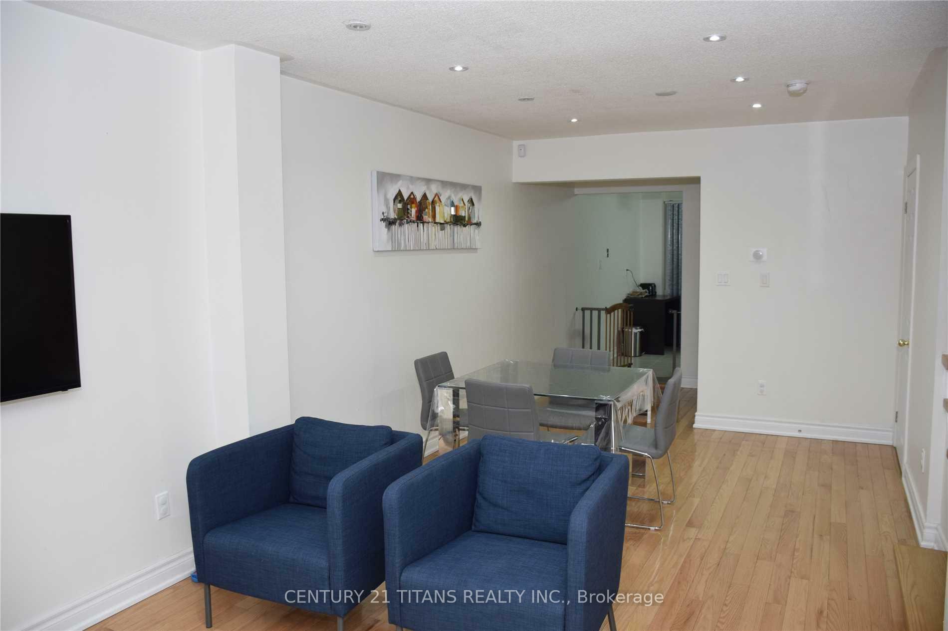 Property Photo: 29 Rosebank Drive 1702 ON M1B 5Y7