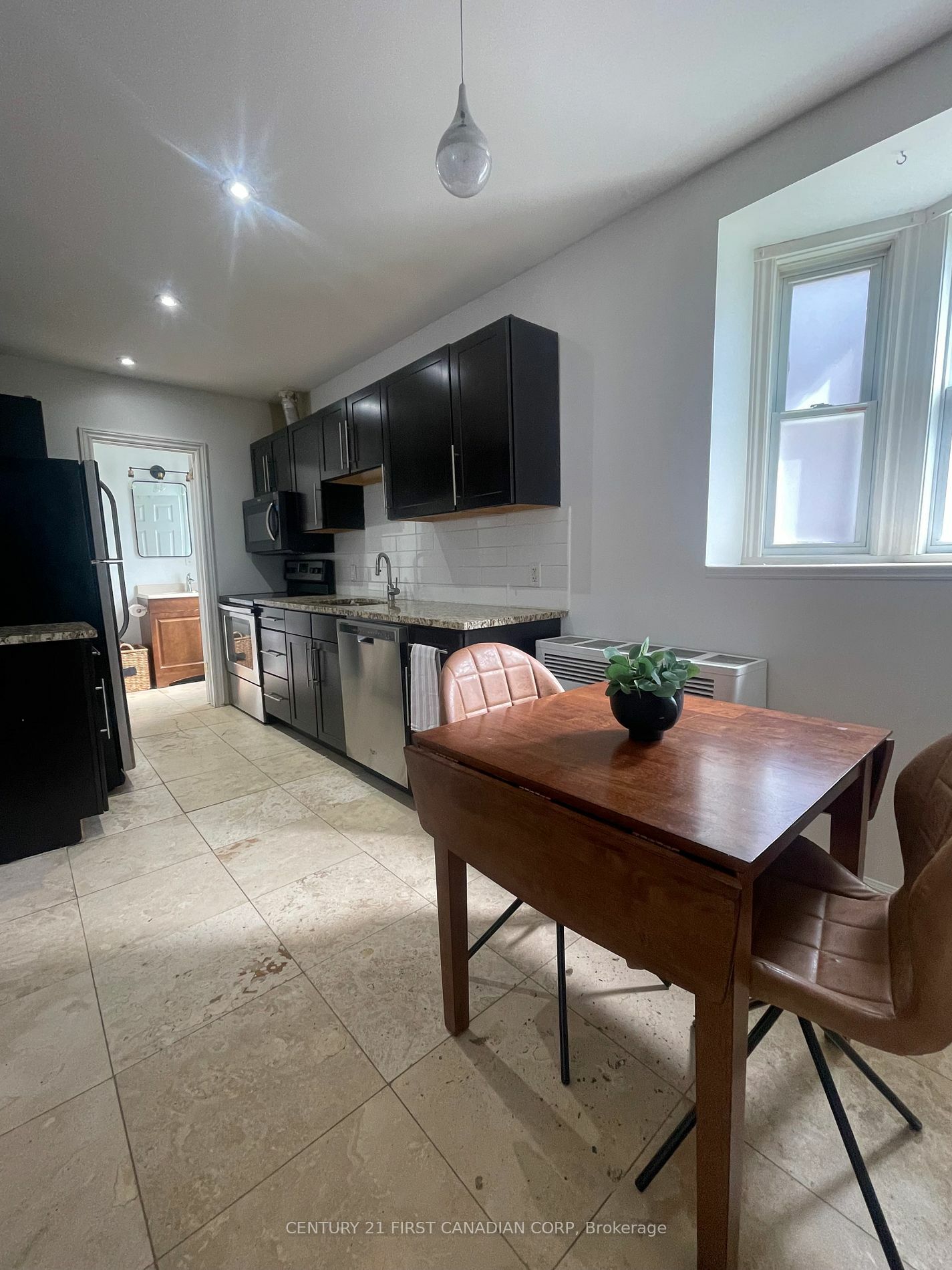 Property Photo:  740 Lorne Ave 1  ON N5W 3K6 