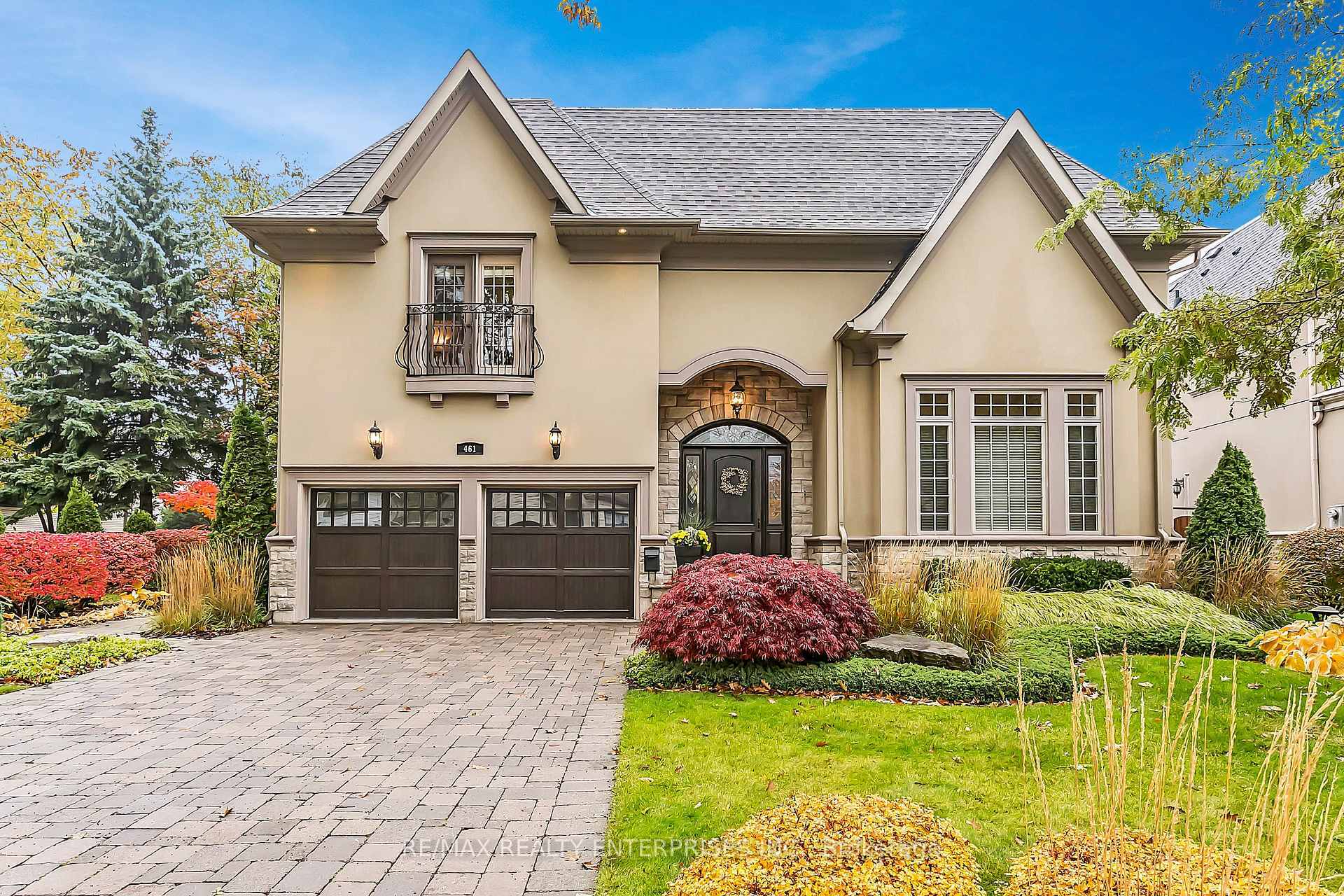 Property Photo: 461 Lynd Avenue ON L5G 2L7