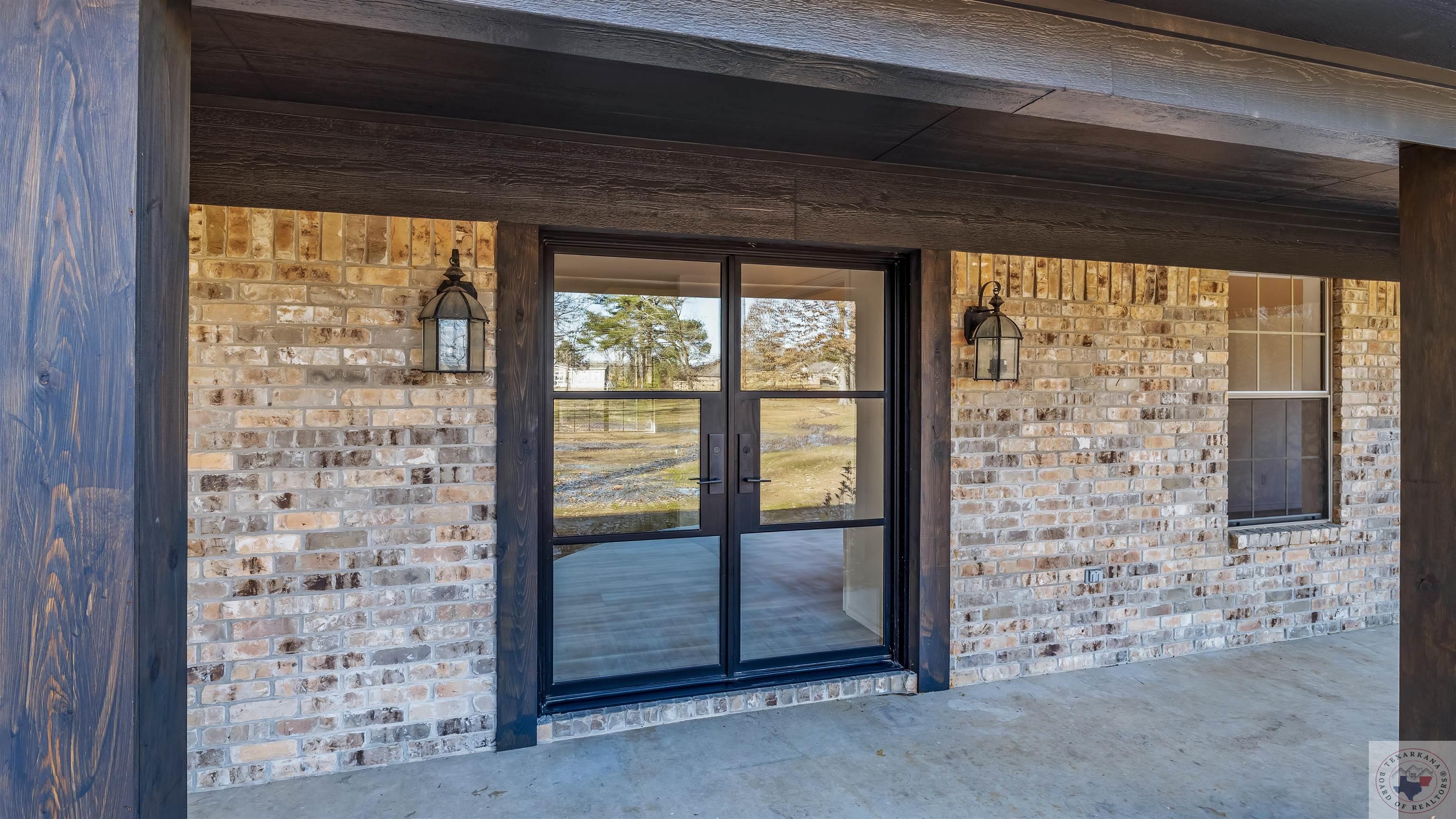 Property Photo: 6815 Buchanan Loop Rd TX 75501
