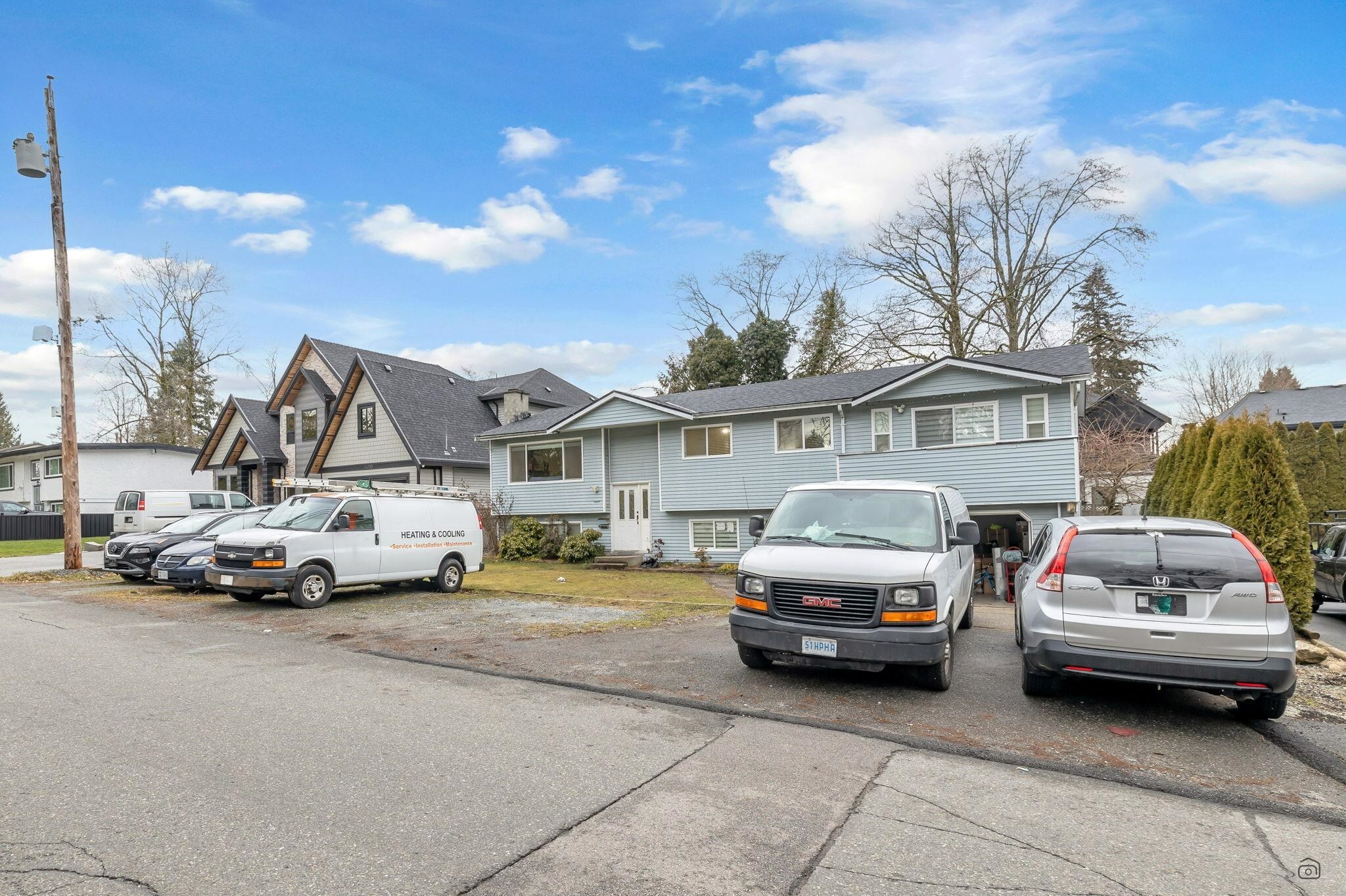 Photo de la propriété:  14177 75th Avenue  BC V3W 2S9 