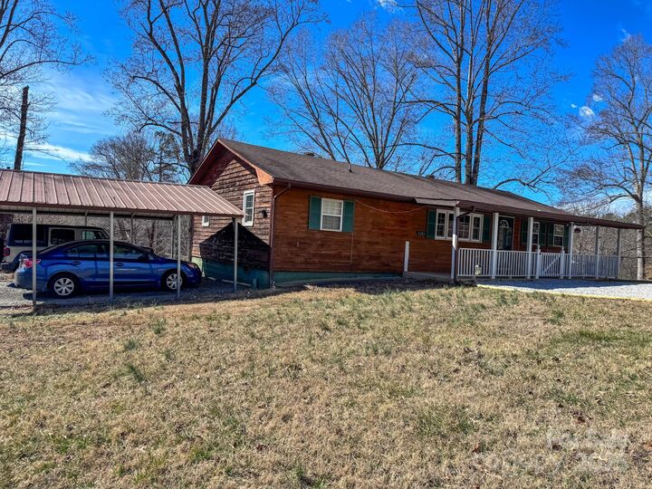 Property Photo: 1284 Harmony Grove Road NC 28761