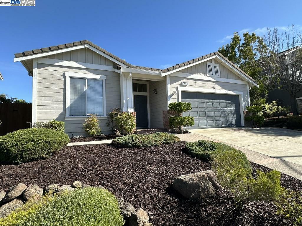 Property Photo:  25616 Crestfield Cir  CA 94552 