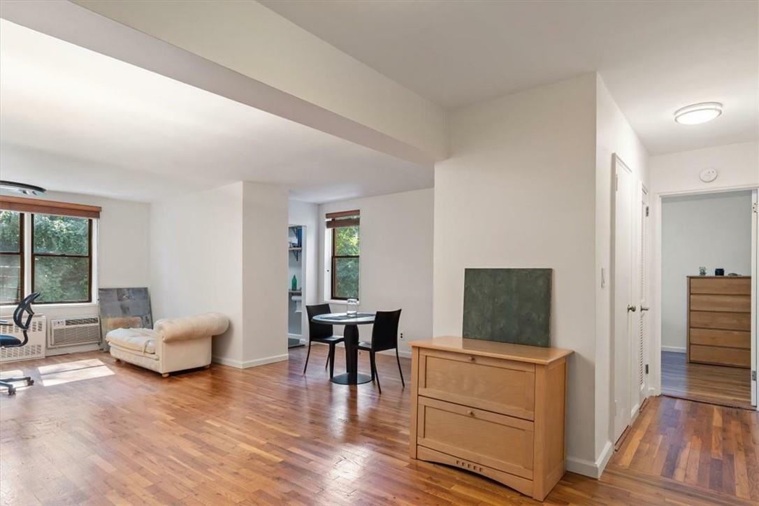 Property Photo:  632 Warburton Avenue 6A  NY 10701 