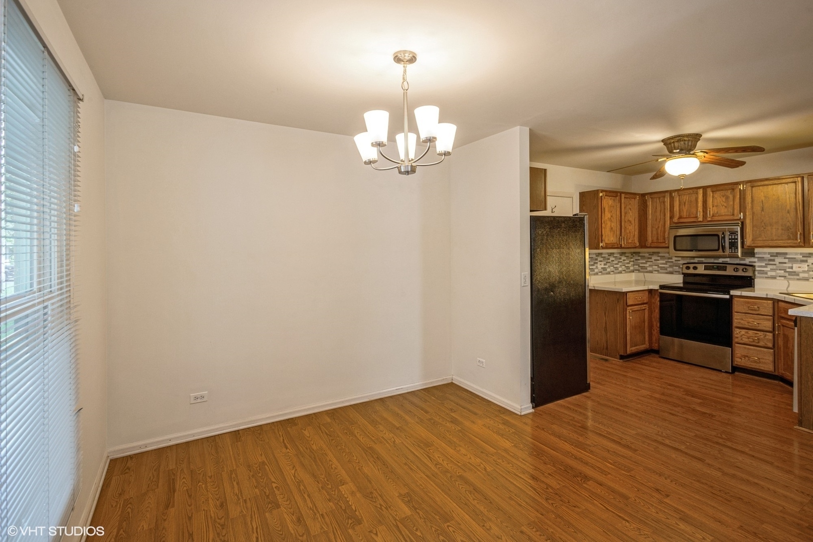 Property Photo:  310 College Crossing Circle  IL 60008 