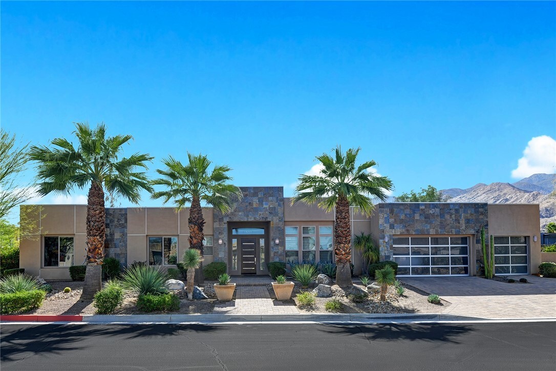 Property Photo: 575 Bella Cara Way CA 92264