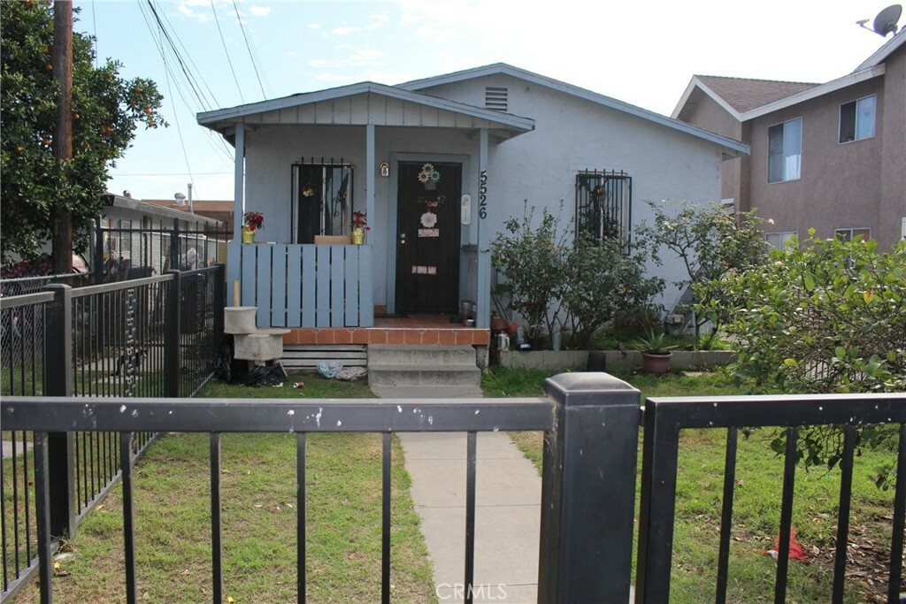 Property Photo:  5526 Clara Street  CA 90201 