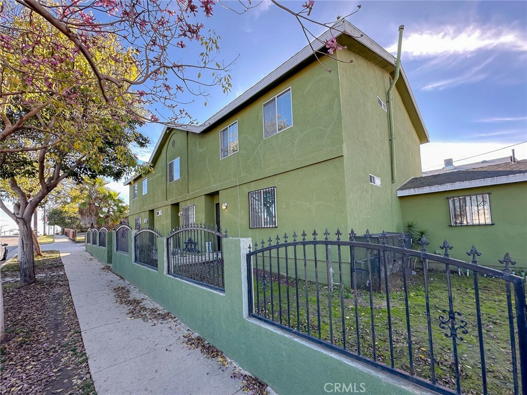 Property Photo:  300 W 121st Street W  CA 90061 