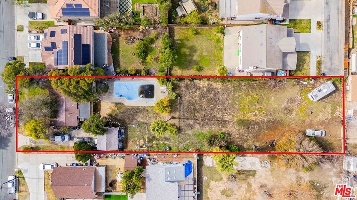 Property Photo:  18233 Arminta Street  CA 91335 