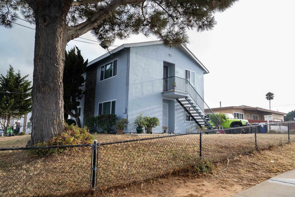 Property Photo:  556 58 8th Street  CA 91932 